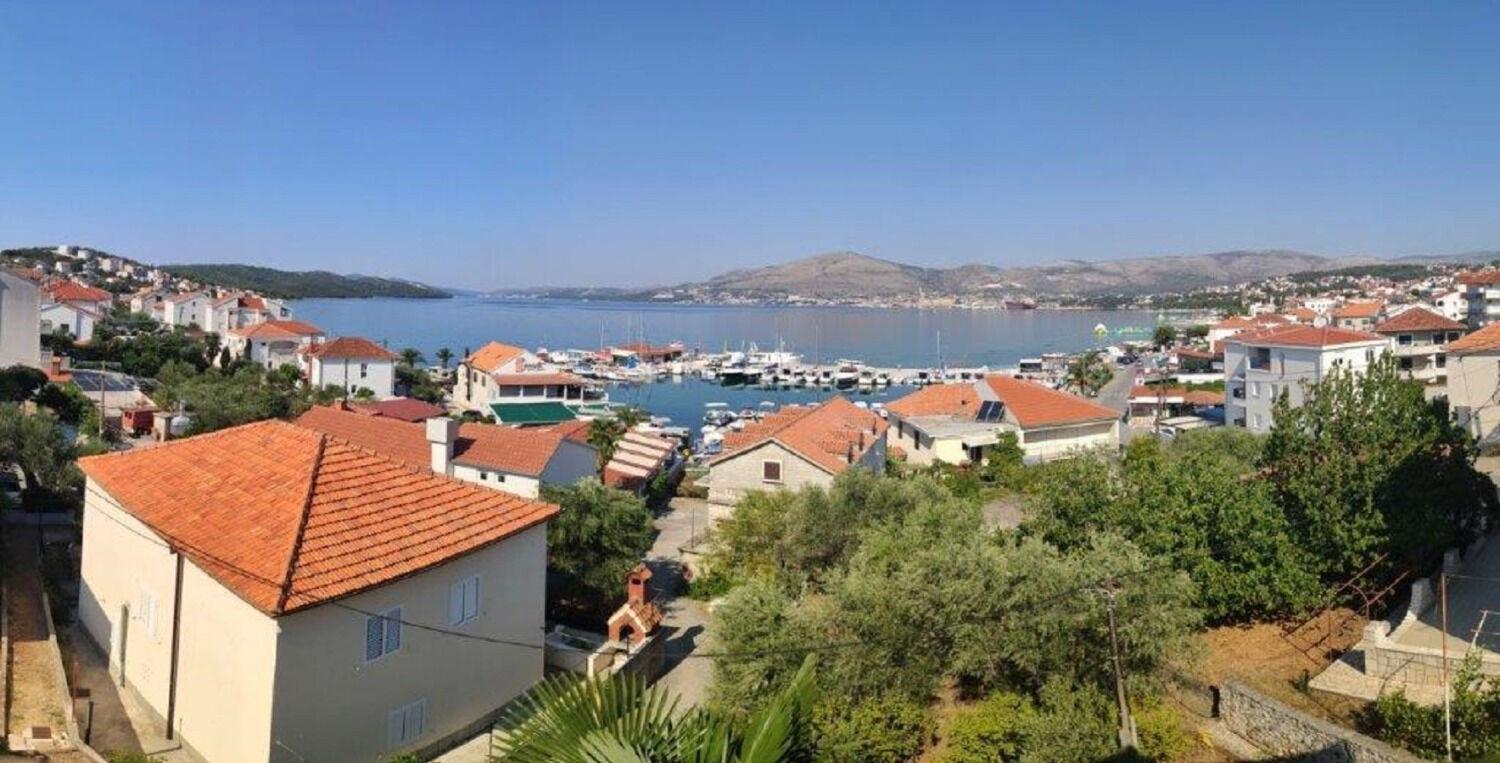 Apartments Biserka - 50 M From Beach Trogir Extérieur photo