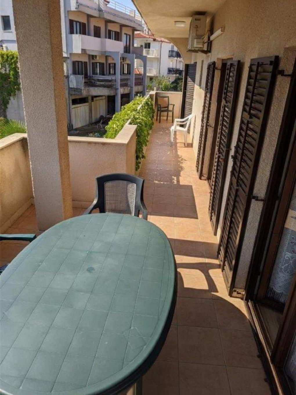 Apartments Biserka - 50 M From Beach Trogir Extérieur photo
