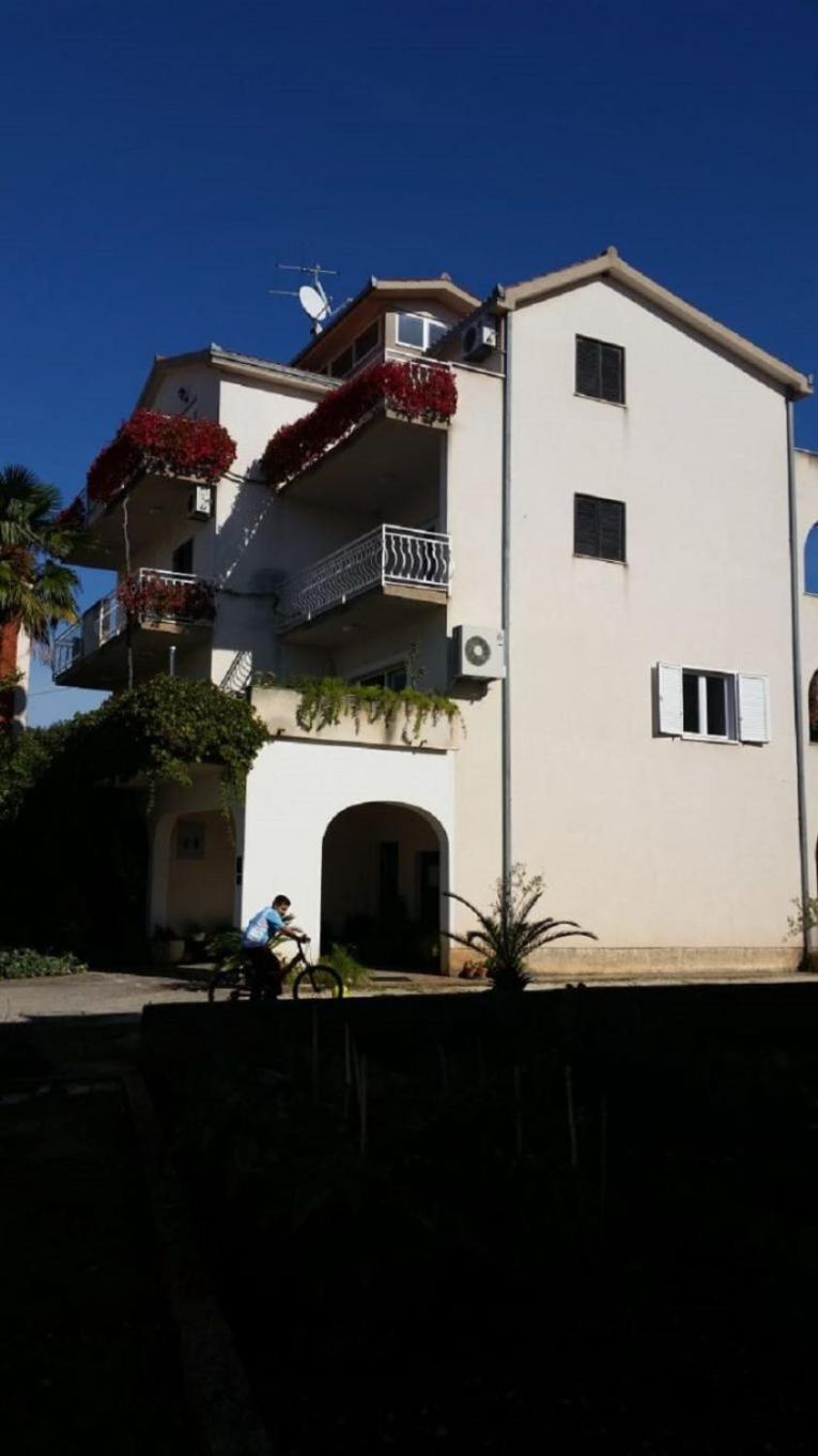 Apartments Biserka - 50 M From Beach Trogir Extérieur photo