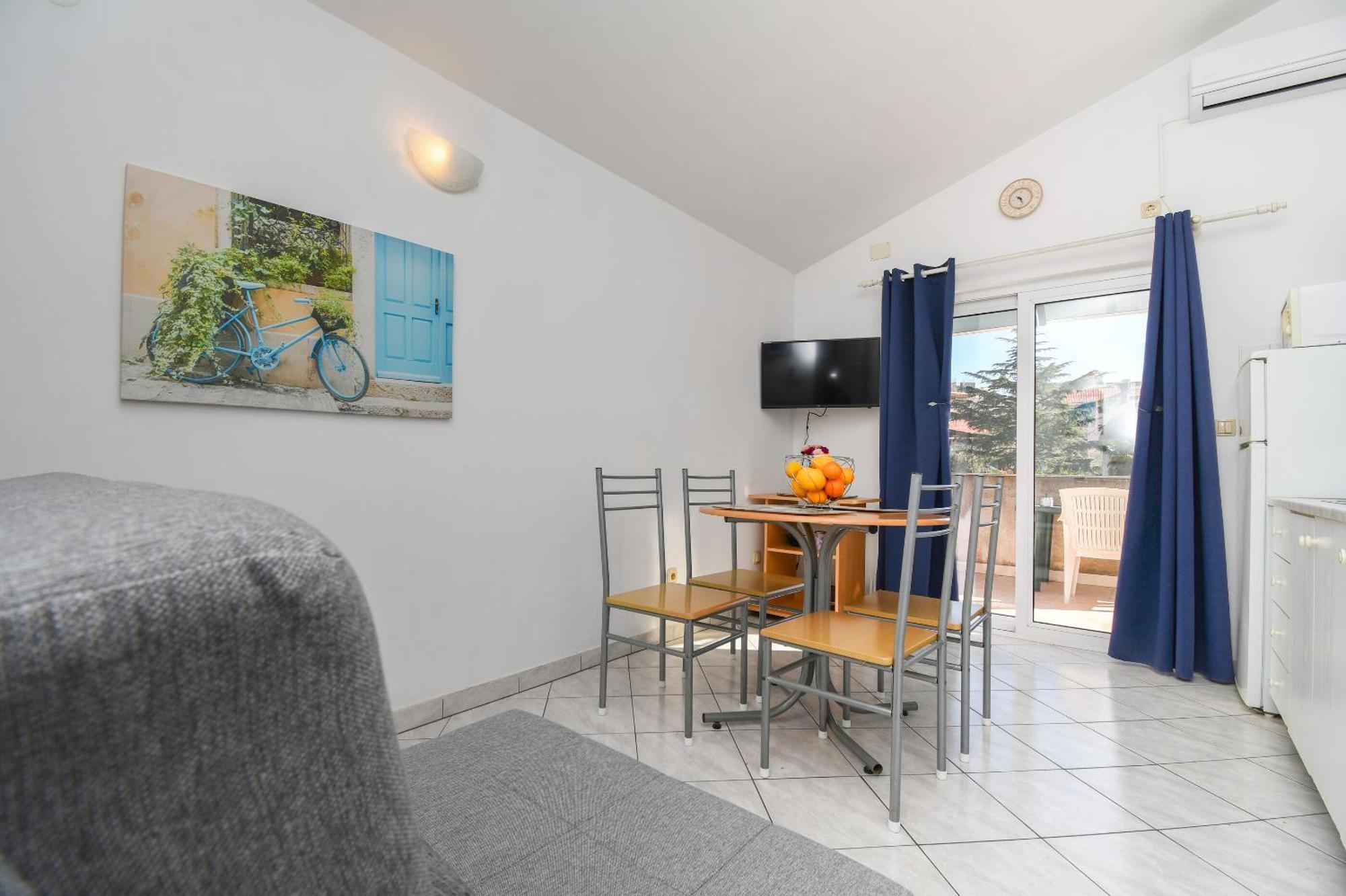 Apartments Biserka - 50 M From Beach Trogir Extérieur photo
