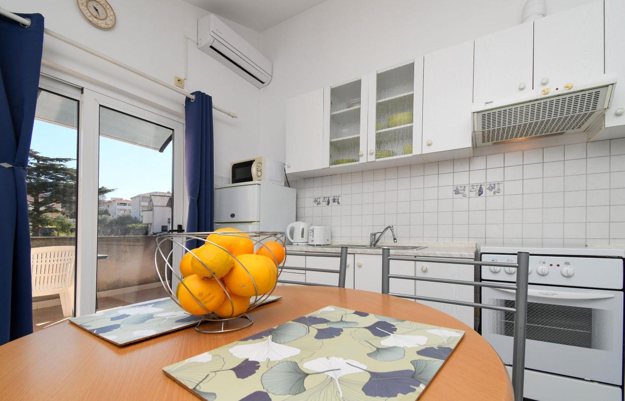 Apartments Biserka - 50 M From Beach Trogir Extérieur photo