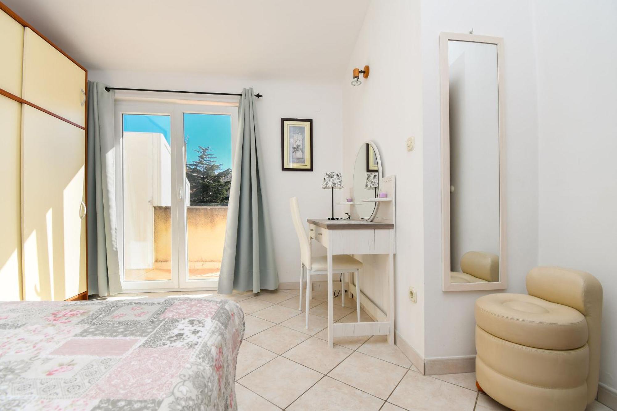 Apartments Biserka - 50 M From Beach Trogir Extérieur photo