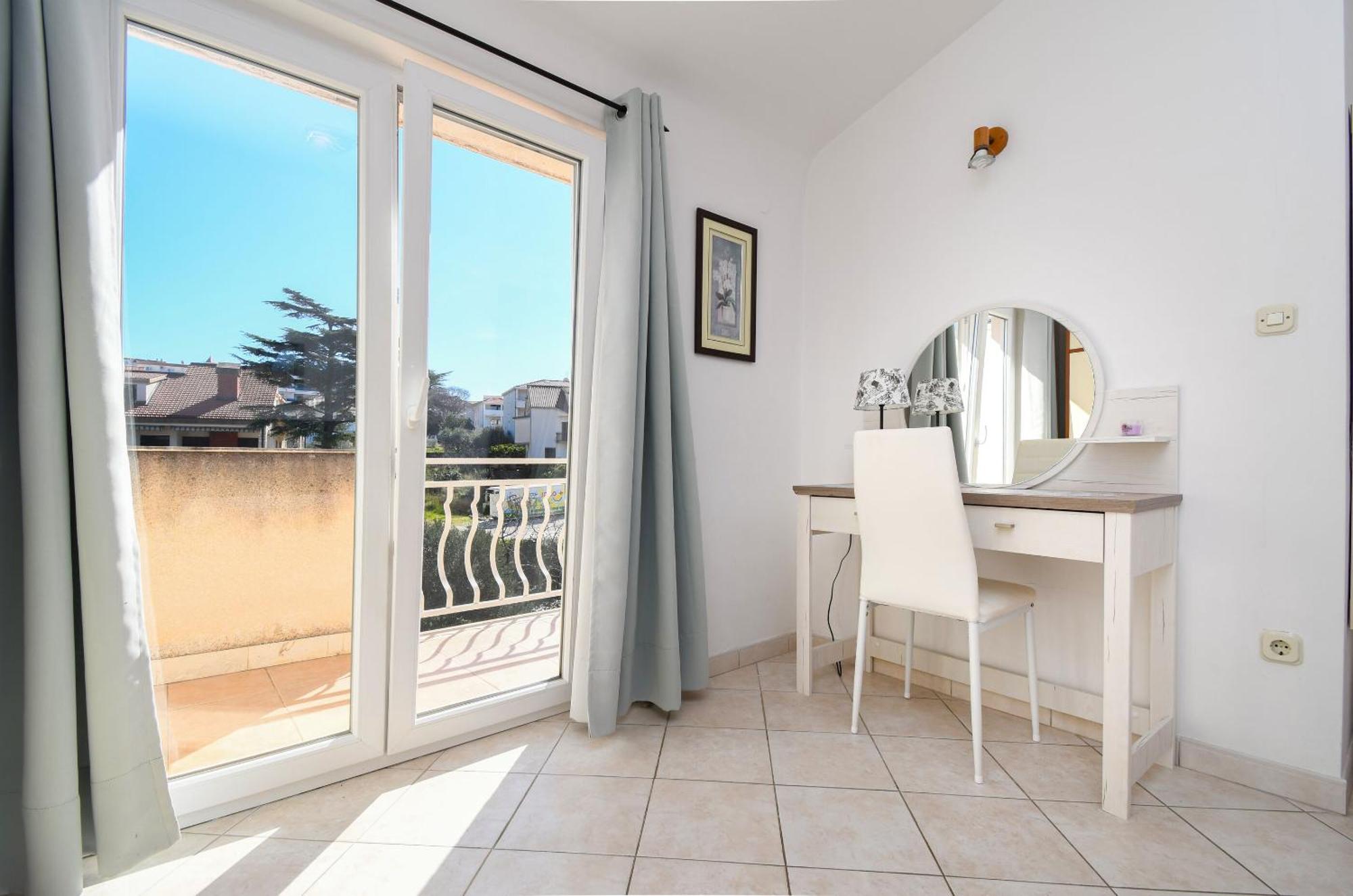Apartments Biserka - 50 M From Beach Trogir Extérieur photo