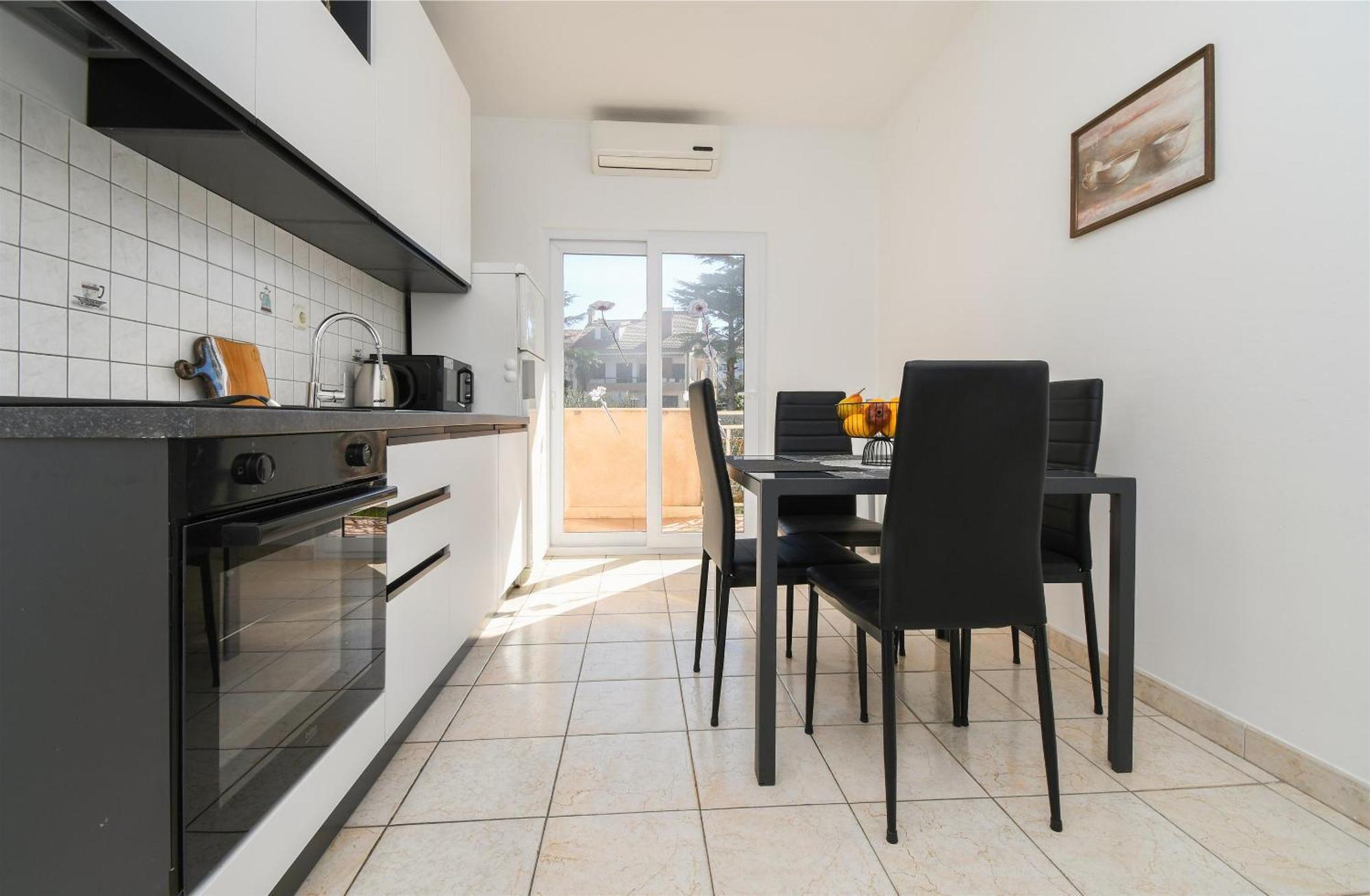 Apartments Biserka - 50 M From Beach Trogir Extérieur photo