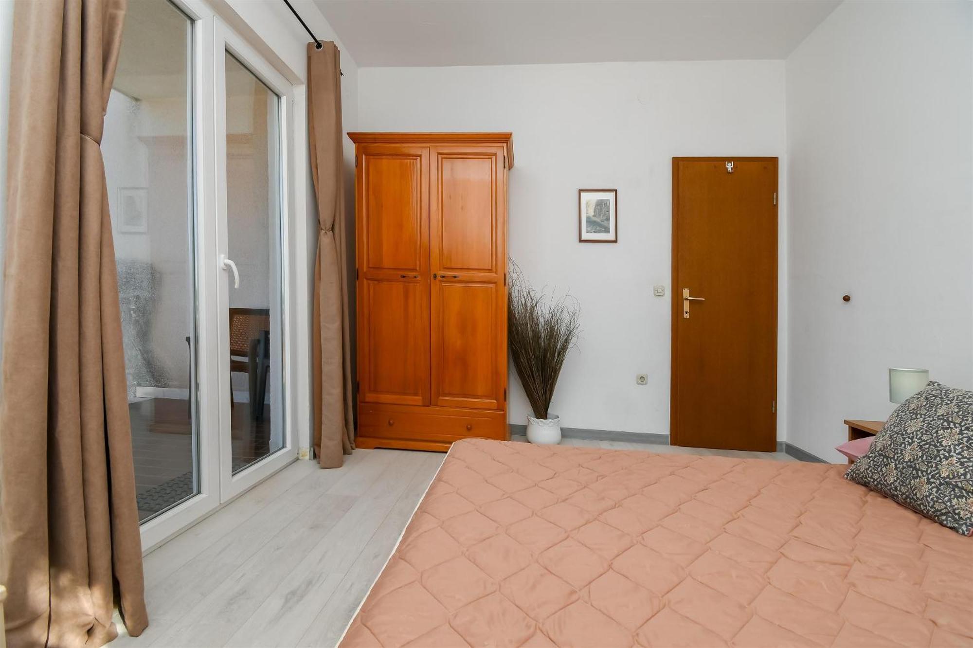 Apartments Biserka - 50 M From Beach Trogir Extérieur photo