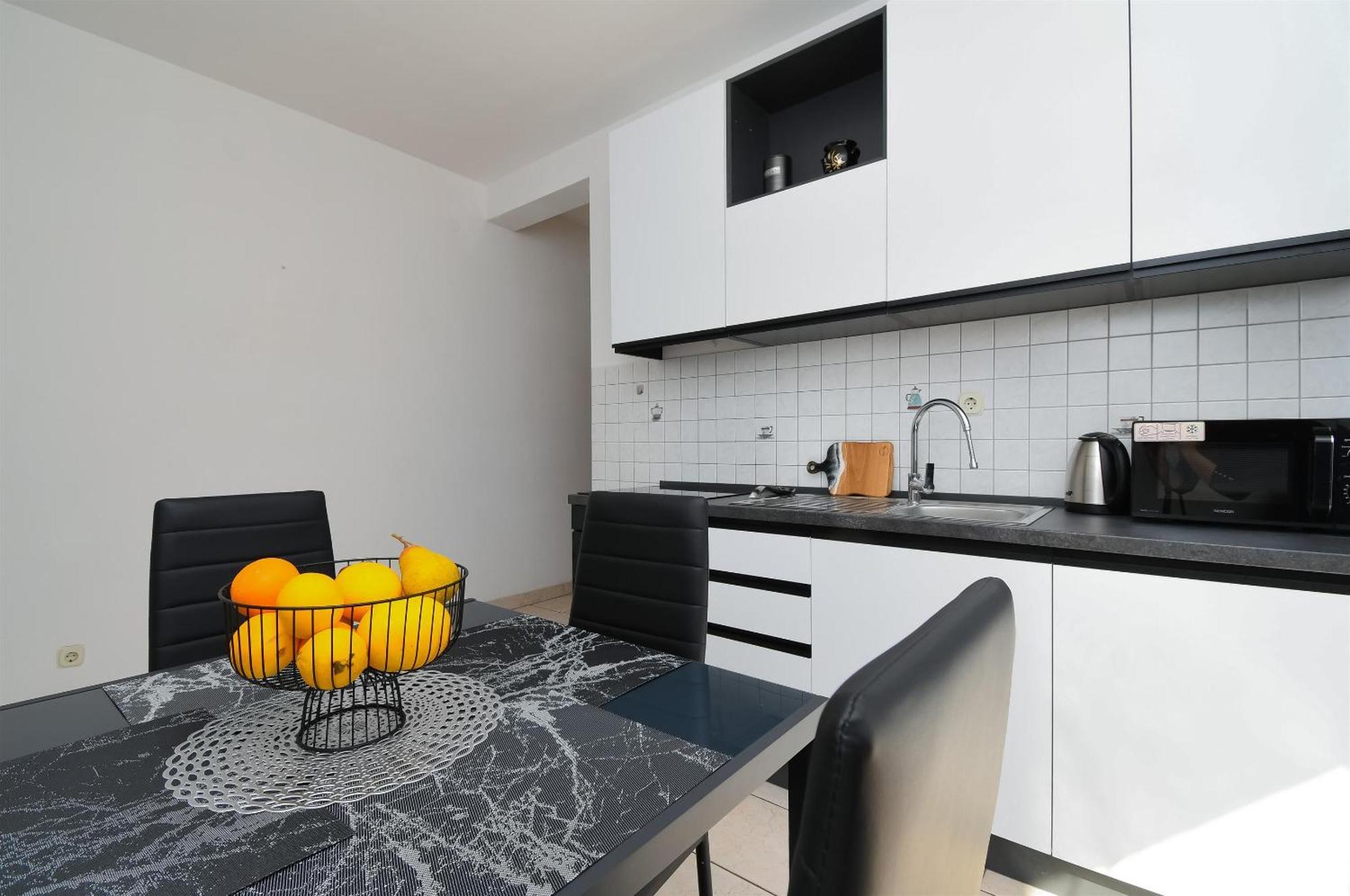 Apartments Biserka - 50 M From Beach Trogir Extérieur photo