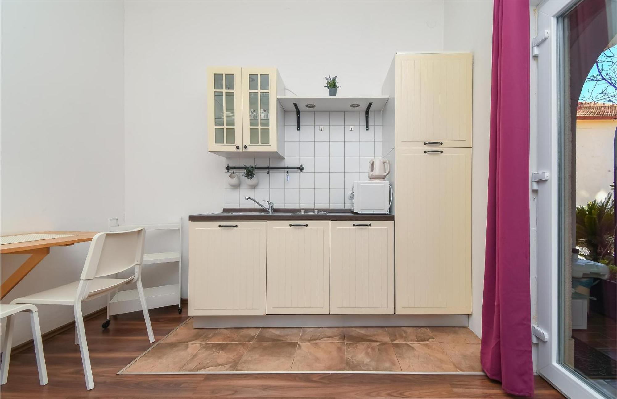 Apartments Biserka - 50 M From Beach Trogir Extérieur photo