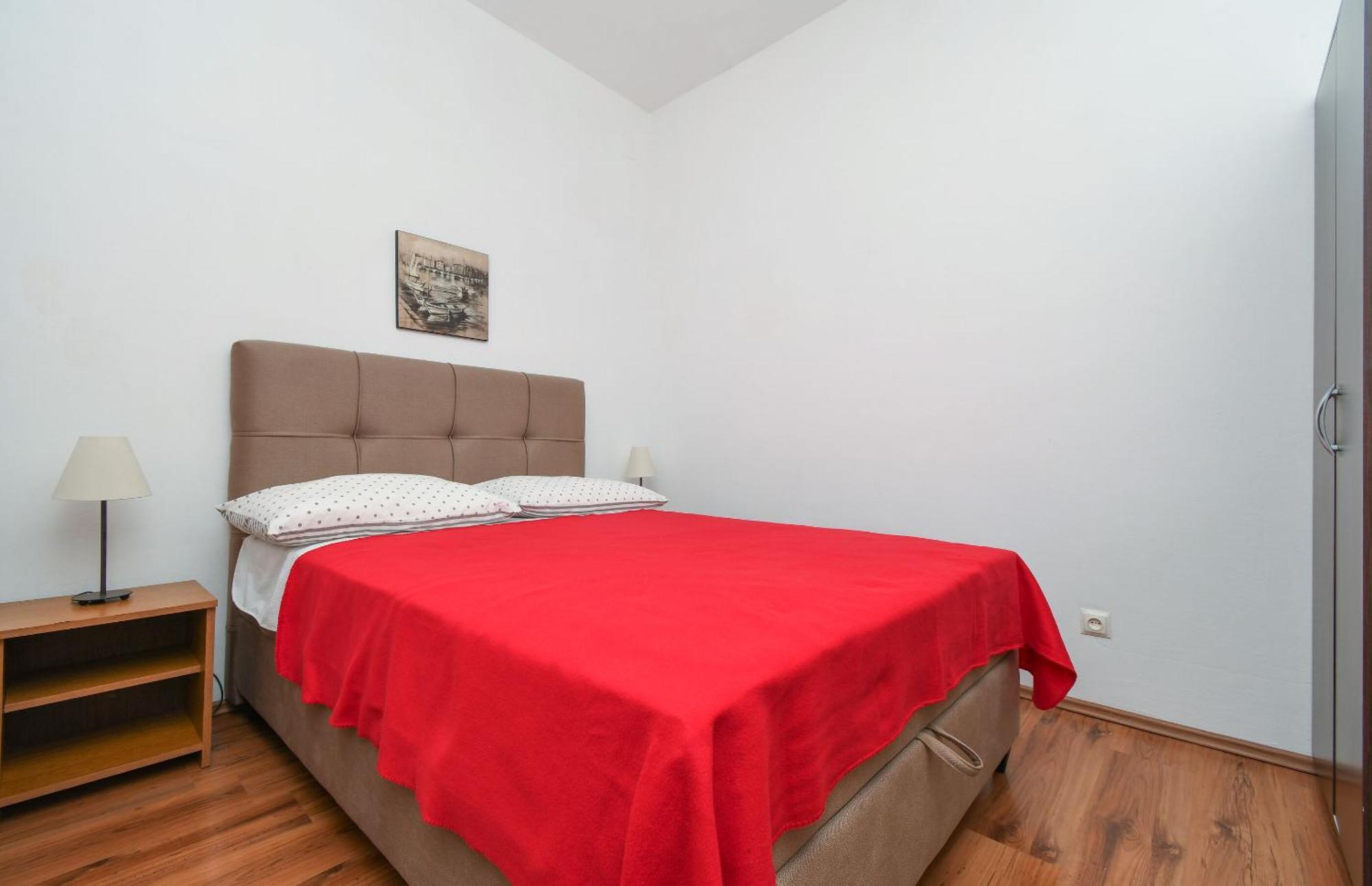 Apartments Biserka - 50 M From Beach Trogir Extérieur photo